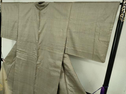 平和屋着物●極上 インド・アッサム 野蚕糸 手織 ムガシルク 訪問着　刺繍　雪輪　兎花文　暈し染め　生壁色地　金銀糸　逸品　DZAB6371kh6