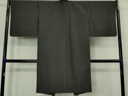 平和屋着物∞極上　長羽織　格子　黒×消炭色　羽裏・鳥獣戯画　羽織紐付き　逸品　DZAB6372kh6