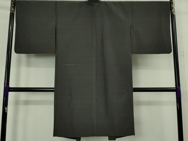平和屋着物∞極上　長羽織　格子　黒×消炭色　羽裏・鳥獣戯画　羽織紐付き　逸品　DZAB6372kh6
