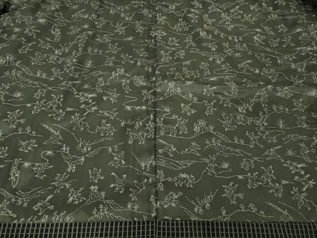平和屋着物∞極上　長羽織　格子　黒×消炭色　羽裏・鳥獣戯画　羽織紐付き　逸品　DZAB6372kh6