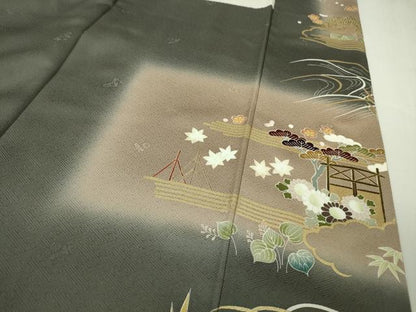 平和屋本店●極上　銀座もとじ　訪問着　駒刺繍　御所車風景花文　羊羹色地　暈し染め　金彩　たとう紙付き　逸品　DZAB6379kh6