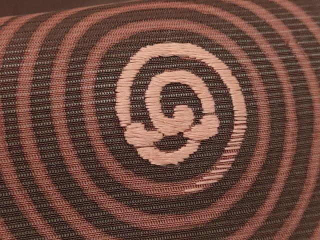 平和屋本店＊極上　夏物　京都祇園の老舗　ぎをん齋藤　絽塩瀬　九寸名古屋帯　刺繍　渦　紅檜皮色地　たとう紙付き　逸品　DZAB6454kh6