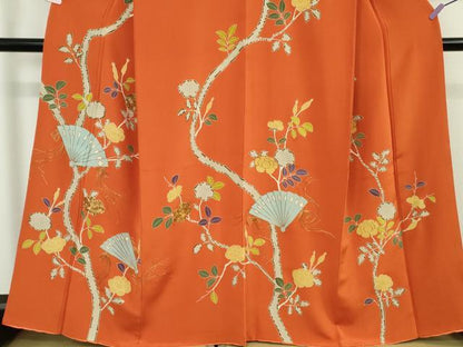 平和屋本店●極上　京都祇園の老舗　ぎをん齋藤　訪問着　駒刺繍　檜扇に椿　 黄櫨染色地　鬼しぼ縮緬　たとう紙付き　逸品　DZAB6524kh6