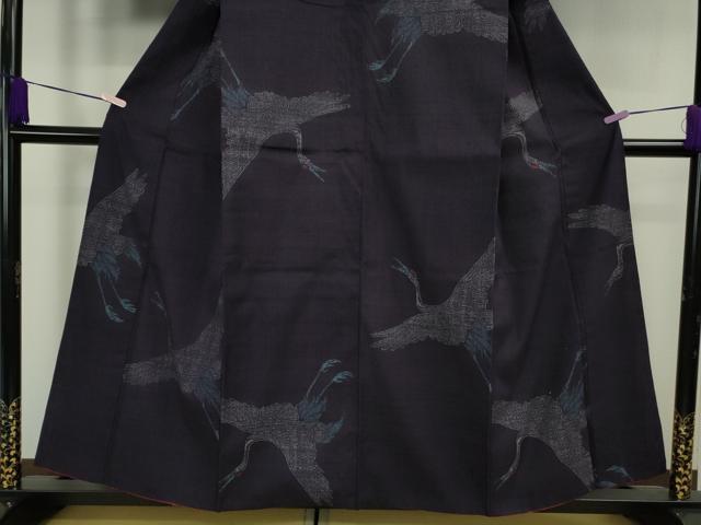 平和屋着物●極上　本場結城紬　重要無形文化財　100亀甲　飛び亀甲柄　飛鶴文　鉄紺色地　証紙付き　逸品　DZAB6536kh6
