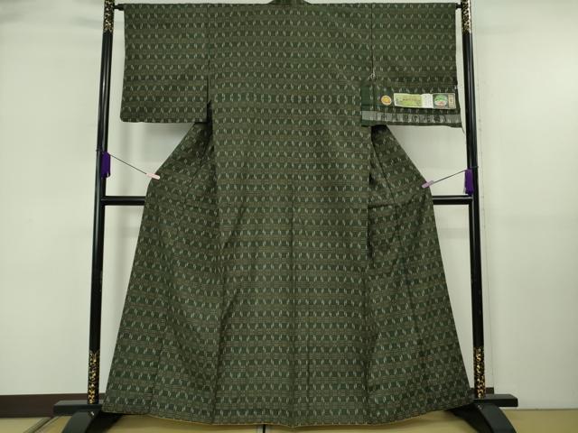 平和屋本店●極上　本場琉球　南風原花織　手織　紬　大城トヨ作　黒緑色地　証紙付き　逸品　DZAB6571kh6