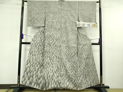 平和屋着物●極上　本場結城紬　重要無形文化財　樹林文　宮崎織物謹製　証紙付き　逸品　DZAB6584kh6