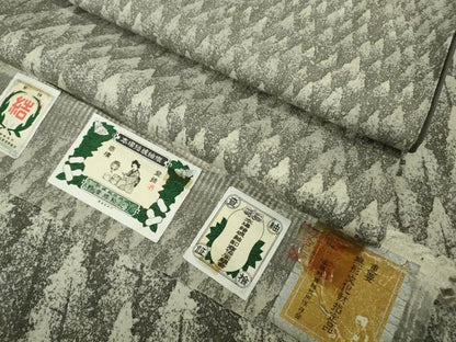 平和屋着物●極上　本場結城紬　重要無形文化財　樹林文　宮崎織物謹製　証紙付き　逸品　DZAB6584kh6