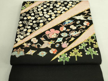 平和屋本店●極上　九寸開き名古屋帯　刺繍　飛鶴宝尽くし花文　蓑亀　黒地　金糸　鬼しぼ縮緬　逸品　DZAB6647kh6