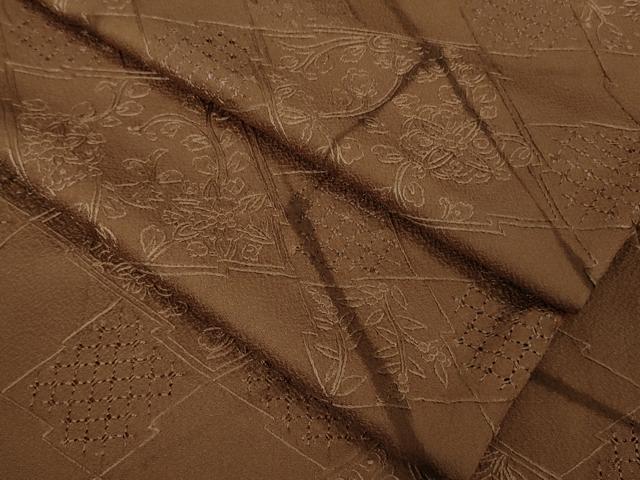 平和屋着物●極上　中国三大刺繍　スワトウ刺繍　汕頭刺繍　総刺繍　小紋　松皮菱花文　枯茶色地　逸品　DZAB6703kh6
