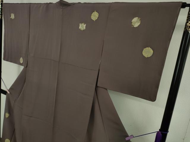 平和屋本店●極上　ジャパンオートクチュール　渡辺雪三郎　訪問着　刺繍　飛鶴丸文　濃い紫鼠色地　金糸　逸品　未使用　DZAB6740kh6