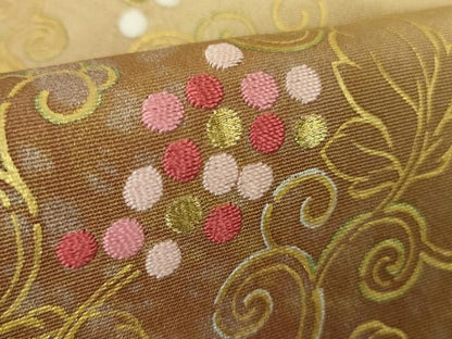 平和屋本店●極上　人間国宝　福田喜三郎　訪問着　刺繍　葡萄唐草文　暈し染め　飴色地　金糸　逸品　DZAB6753kh6