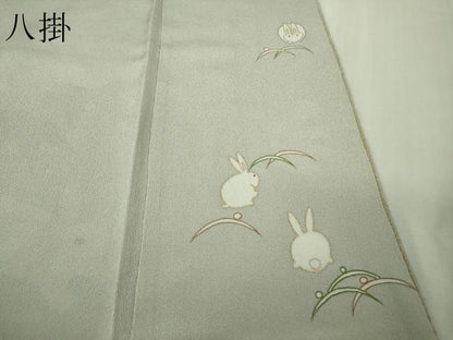 平和屋本店●極上　人形作家・ホリヒロシ　訪問着　兎　うさぎ　雪持ち笹　南天　練色地　鬼しぼ縮緬　暈し染め　金糸　逸品　DZAB6771kh6