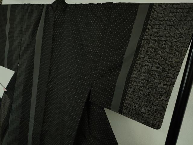 平和屋本店●極上　男性　二代目 川村久太郎　本場縞大島紬　キングサイズ　黒地　逸品　DZAB6816kh6