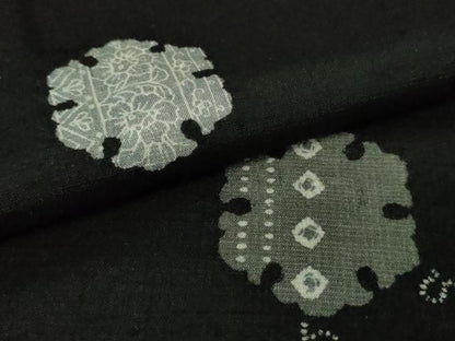平和屋本店●極上　銀座もとじ　小紋　紬地　雪輪重ね　黒地　たとう紙付き　逸品　DZAB6837kh6