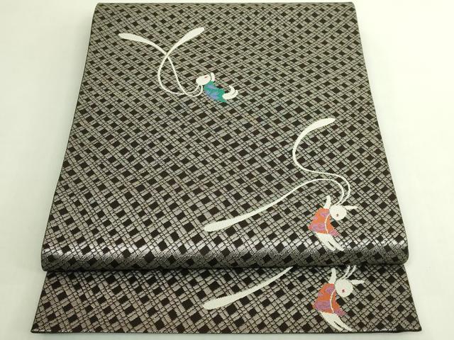 平和屋本店●極上　世界的人形師　辻村寿三郎　ジュサブロー　六通柄袋帯　兎　憲法黒茶色地　銀糸　逸品　DZAB6891kh6