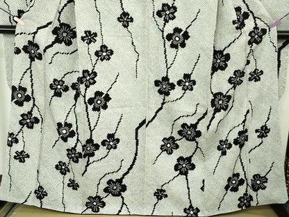 平和屋本店●極上　本疋田絞り　振袖　枝梅　白×黒　ほていや扱い　逸品　DZAB7158kh6