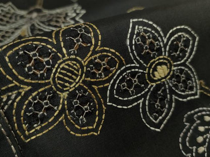 平和屋本店●極上　中国三大刺繍　スワトウ刺繍　汕頭刺繍　刺し子　総刺繍　本場縞大島紬　更紗花文　黒地　逸品　DZAB7205kh6