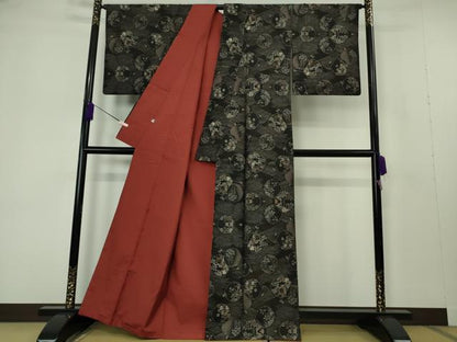 平和屋本店●極上 中国三大刺繍 スワトウ刺繍 本場大島紬 古代染色純泥染 流水雪輪花文 黒地 木瀬紬工場謹製　証紙付き　逸品　DZAB7206kh6
