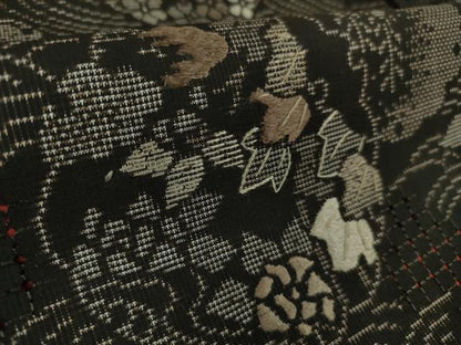 平和屋本店●極上 中国三大刺繍 スワトウ刺繍 本場大島紬 古代染色純泥染 流水雪輪花文 黒地 木瀬紬工場謹製　証紙付き　逸品　DZAB7206kh6