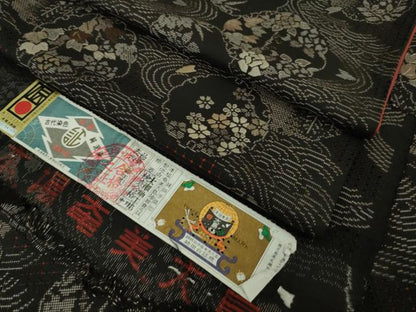 平和屋本店●極上 中国三大刺繍 スワトウ刺繍 本場大島紬 古代染色純泥染 流水雪輪花文 黒地 木瀬紬工場謹製　証紙付き　逸品　DZAB7206kh6