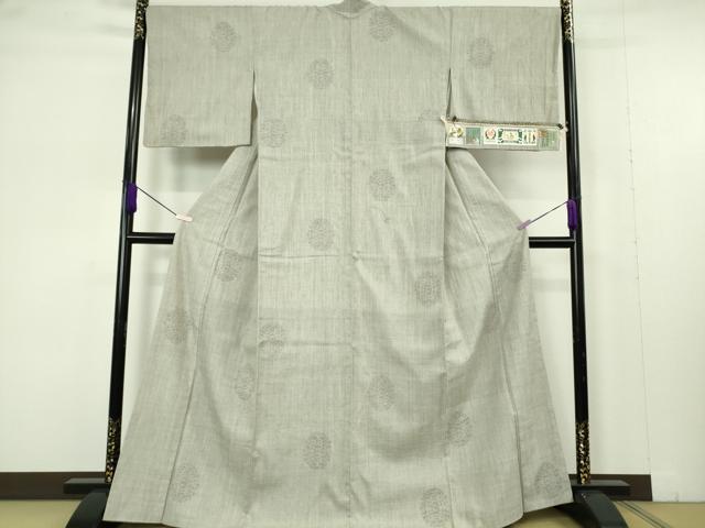 平和屋本店●極上　本場結城紬　重要無形文化財　地機　奥順謹製　100亀甲　宝相華　絹鼠色地　鑑定証・証紙付き　逸品　DZAB7210kh6