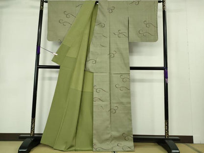 平和屋本店●極上　本場結城紬　重要無形文化財　唐草文　鶸茶色地　証紙付き　逸品　未使用　DZAB7232kh6