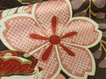 平和屋本店●極上　皇室献上作家　藤井寛　振袖　駒刺繍　雲取り吉祥花松文　黒紅色地　金彩　逸品　DZAB7242kh6