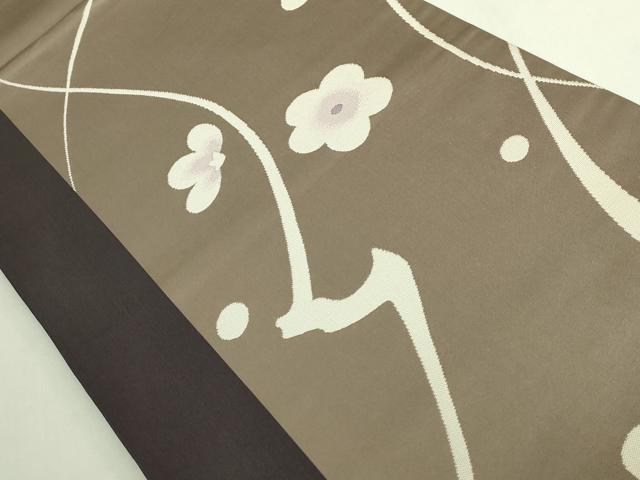 平和屋着物●極上　世界的人形師　辻村寿三郎　ジュサブロー　六通柄袋帯　舞花文　薄い生壁色地　逸品　DZAB7264kh6