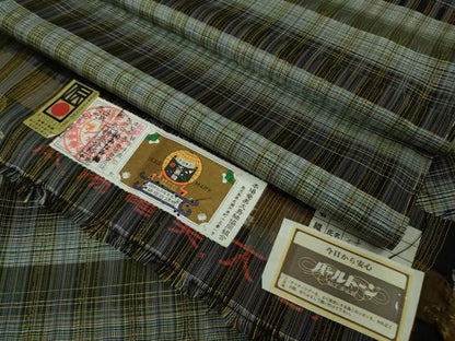 平和屋着物●極上　本場大島紬　みなみ紬謹製　横段文　証紙付き　逸品　未使用　DZAB7365kh6