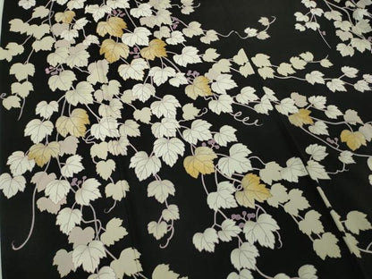 平和屋本店●極上　訪問着　作家物　駒刺繍　蔦の葉文　黒地　金彩　染の近江謹製　逸品　DZAB7376kh6