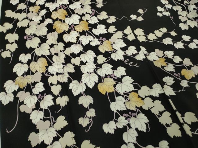 平和屋本店●極上　訪問着　作家物　駒刺繍　蔦の葉文　黒地　金彩　染の近江謹製　逸品　DZAB7376kh6