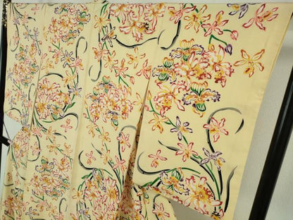 平和屋本店●超希少　染彩芸術の巨匠　皆川月華　ろうけつ染　小紋　刺繍　花唐草文　砥粉色地　金糸　逸品　DZAB7377kh6