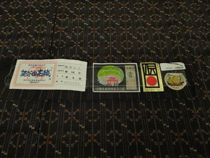 平和屋本店●極上　本場琉球　読谷山花織　紬地　城間博子作　草木染　黒地　証紙付き　逸品　DZAB7605kh6