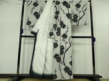 平和屋本店●極上　本疋田絞り　小紋　枝梅　白×黒　ほていや扱い　逸品　DZAB7683kh6
