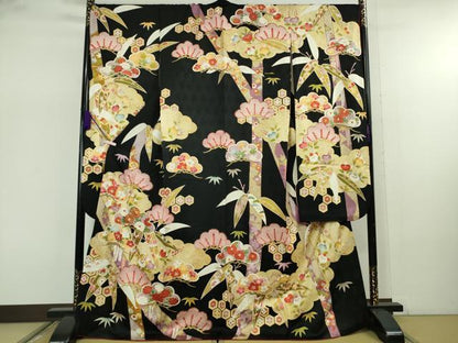 平和屋着物●極上　振袖　駒刺繍　松竹吉祥花文　黒地　金彩　逸品　DZAB7719kh6