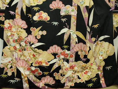 平和屋着物●極上　振袖　駒刺繍　松竹吉祥花文　黒地　金彩　逸品　DZAB7719kh6