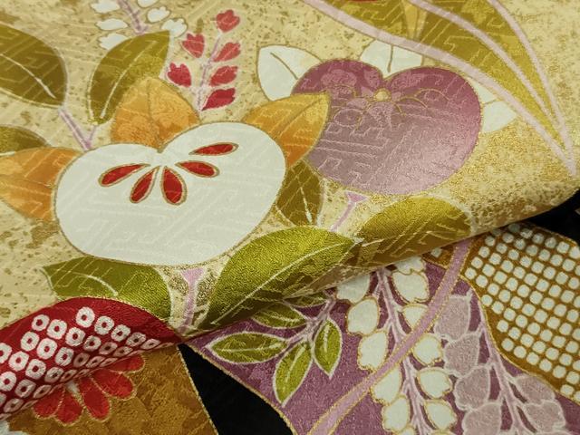 平和屋着物●極上　振袖　駒刺繍　松竹吉祥花文　黒地　金彩　逸品　DZAB7719kh6