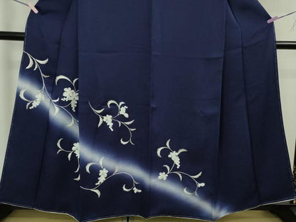 平和屋本店●極上　訪問着　総刺繍　葡萄唐草文　鉄紺色地　暈し染め　銀糸　逸品　未使用　DZAB7880kh6