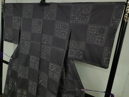 平和屋本店●極上　中国三大刺繍　スワトウ刺繍　汕頭刺繍　総刺繍　本場縞大島紬　市松花文　藤煤竹色地　逸品　未使用　DZAB7903kh6