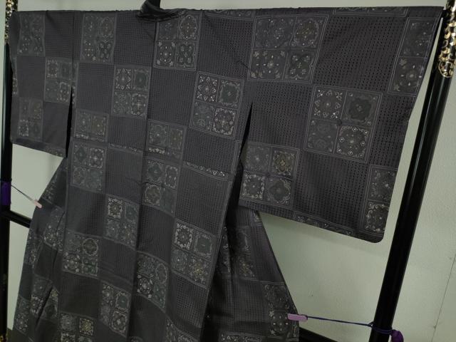 平和屋本店●極上　中国三大刺繍　スワトウ刺繍　汕頭刺繍　総刺繍　本場縞大島紬　市松花文　藤煤竹色地　逸品　未使用　DZAB7903kh6