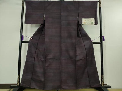 平和屋着物●極上　野蚕糸つむぎ　野蚕糸きもの　野蚕糸工房　ゴールデンシルク　深紫色地　証紙付き　逸品　未使用　DZAB7992kh6