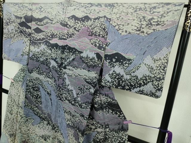 平和屋本店●極上　十日町 名門 滝泰謹製　訪問着　相良刺繍　おぼろ染 襲ね絞り　風景花文　暈し染め　金糸　銀通し地　逸品　DZAB8165kh6
