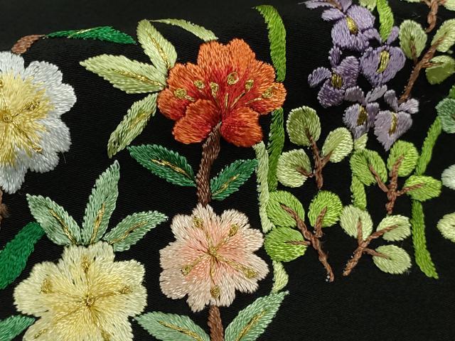 平和屋本店●極上 相良刺繍 総刺繍 お引きずり・引き振袖 結婚式 舞妓 芸妓 芸者 群鶴花文 黒地　金糸　仮絵羽　逸品　未使用　DZAB8183kh6