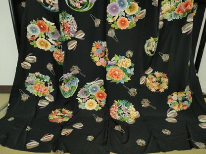平和屋本店●極上 相良刺繍 お引きずり・引き振袖 結婚式 舞妓 芸妓 芸者 衣装 駒刺繍 花丸文 黒地 金糸 仮絵羽 逸品 未使用 DZAB8184kh6
