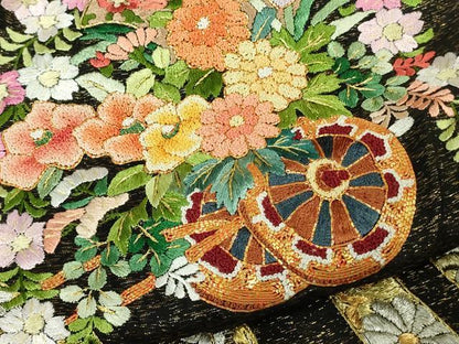 平和屋本店●極上 相良刺繍 総刺繍 お引きずり・引き振袖 結婚式 舞妓 芸妓 駒刺繍 花車 黒地 銀通し地 仮絵羽 逸品 未使用 DZAB8186kh6