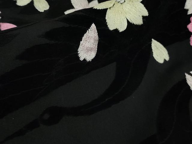 平和屋本店●極上 相良刺繍 総刺繍 お引きずり・引き振袖 結婚式 舞妓 芸妓 駒刺繍  蔓帯飛鶴 黒地 金糸 仮絵羽 逸品 未使用 DZAB8187kh6