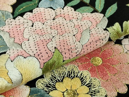 平和屋本店●極上 相良刺繍 総刺繍 お引きずり・引き振袖 結婚式 舞妓 芸妓 衣装 花車 松藤花房 黒地 金糸 仮絵羽 逸品 未使用 DZAB8188kh6