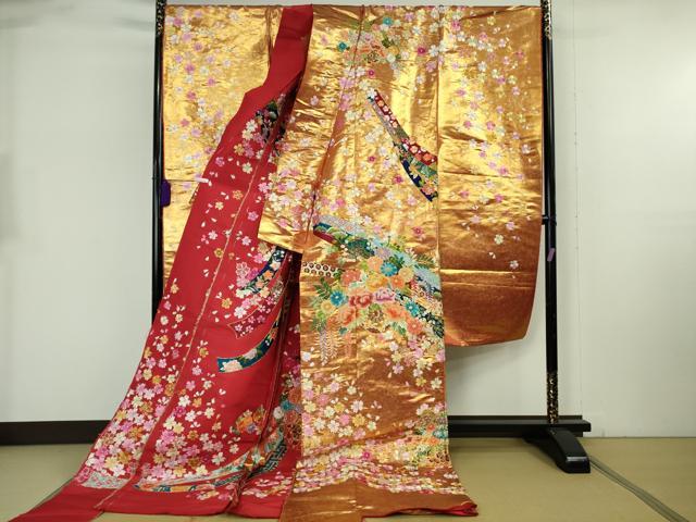 平和屋本店●極上　相良刺繍 総刺繍 色打掛 和装 婚礼 結婚式 花嫁 神社挙式 駒刺繍 花車 蔓帯飛鶴文 金糸 仮絵羽 逸品 未使用 DZAB8202kh6