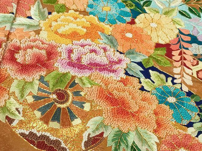 平和屋本店●極上　相良刺繍 総刺繍 色打掛 和装 婚礼 結婚式 花嫁 神社挙式 駒刺繍 花車 蔓帯飛鶴文 金糸 仮絵羽 逸品 未使用 DZAB8202kh6