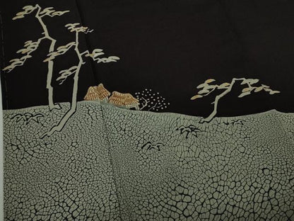 平和屋着物●超希少　染彩芸術の巨匠　皆川月華　ろうけつ染　色留袖　刺繍　風景松文　黒地　金銀糸　逸品　未使用　DZAB8246kh6